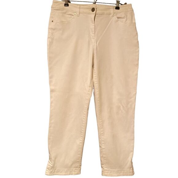 Chico’s White Cropped Pants - Picture 1 of 11